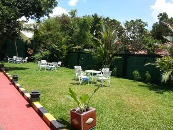Hotel Panorama Rest Anuradhapura Exterior foto